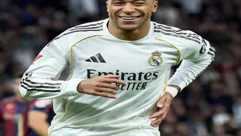 切尔西考虑以约1亿英镑价格买断桑乔合约